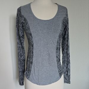 LuluLemon Grey Snake Patterned Women's Long Sleeve Top